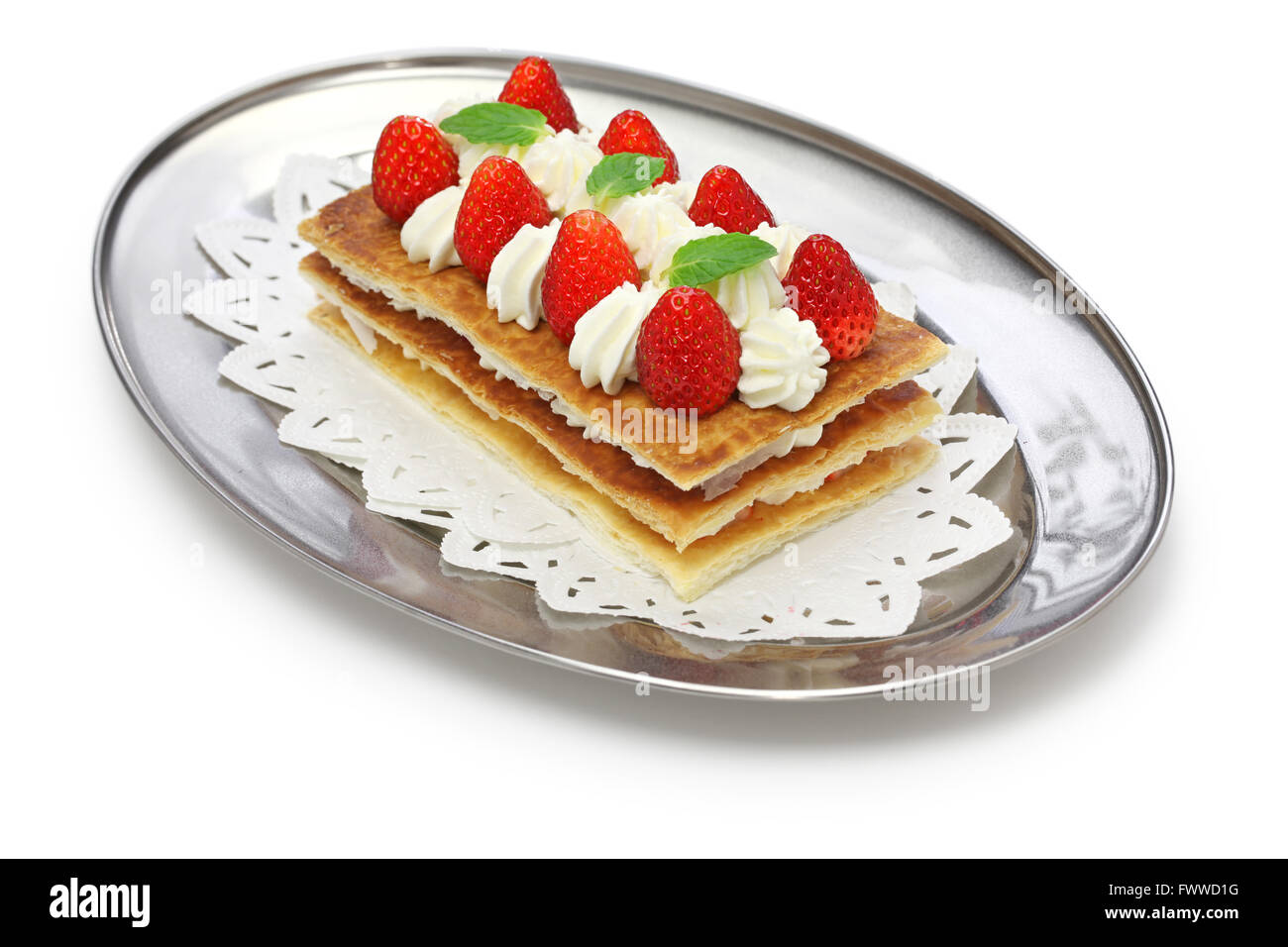In casa strawberry mille"feuille, Napoleone torta pasticceria francese Foto Stock
