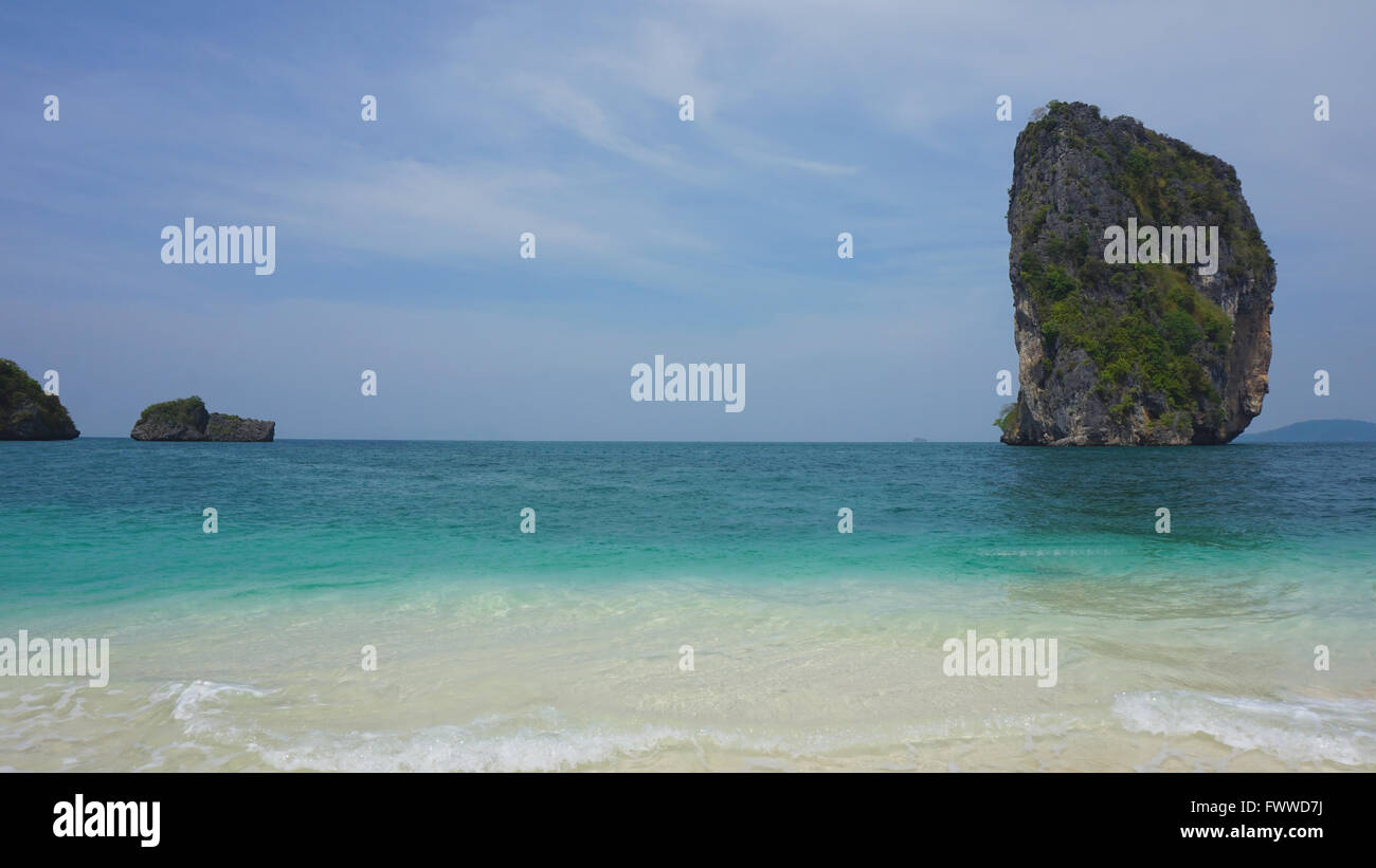 Paesaggio tropicale sull isola thailandese poda Foto Stock