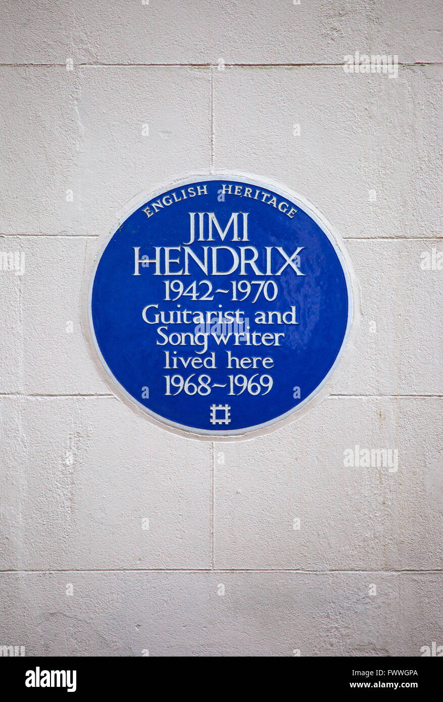 Una targa blu contrassegnando la posizione dove iconico chitarrista Jimi Hendrix una volta vivevano nella zona centrale di Londra, Inghilterra. Foto Stock