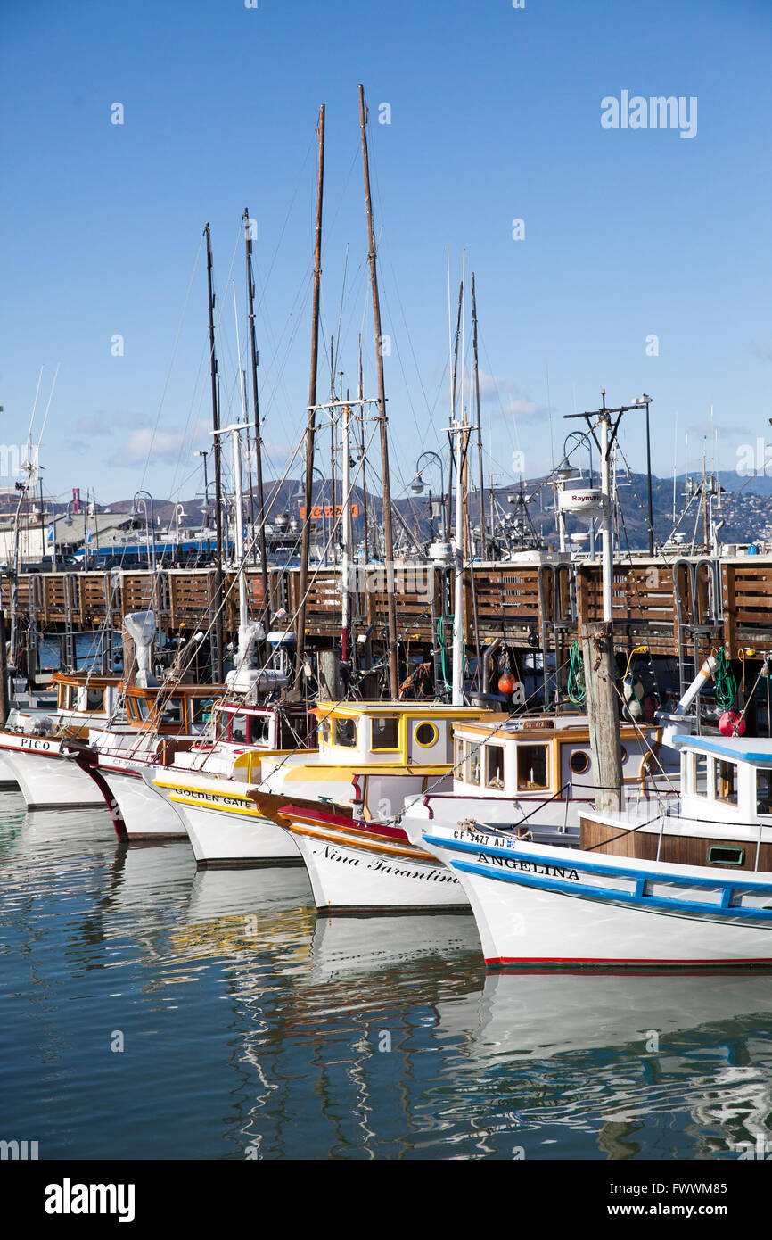 Le barche nel porto di pescatori's Wharf di San Francisco California USA Foto Stock