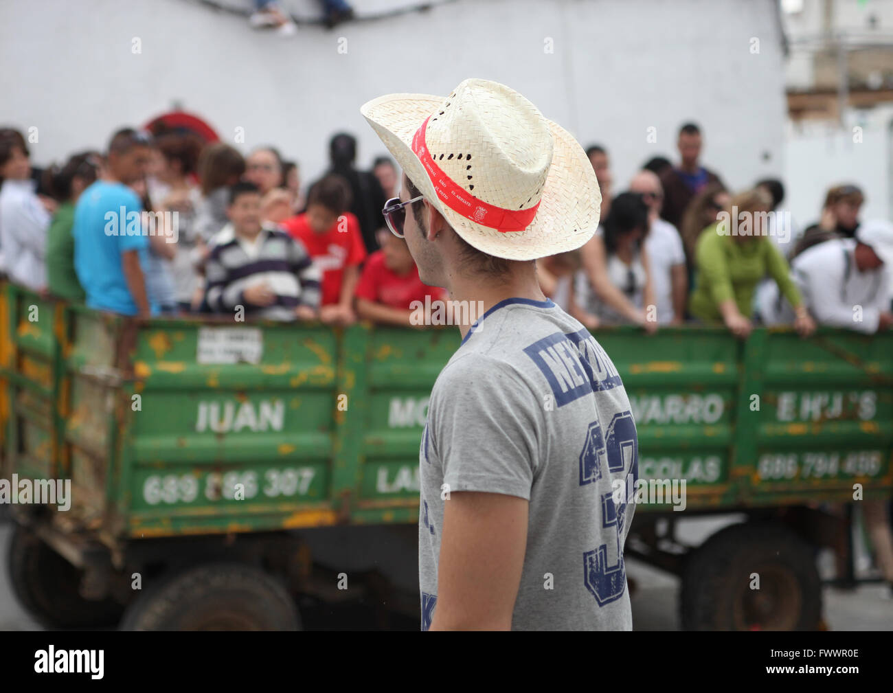 Un uomo che indossa il cappello da cowboy durante la festa di Pasqua a Vejer de la Frontera, Cadice, Spagna Fotos pak@ Mera Foto Stock