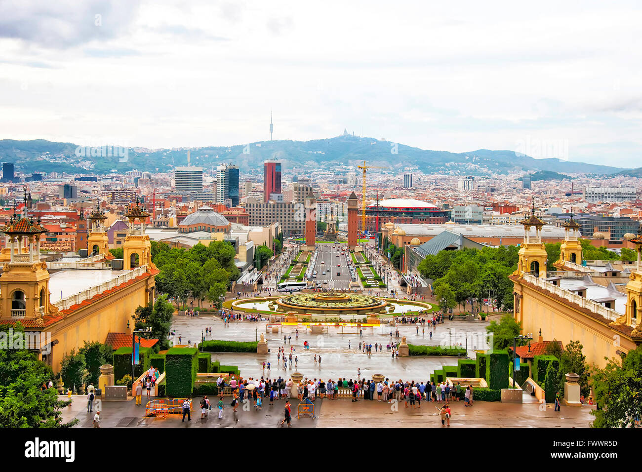 Plaza de Espana e Torri Veneziane sul Montjuic di Barcellona in Spagna. Plaça Espanya è uno dei più importanti e conosciute piazze di Barcellona. Esso è posto ai piedi della montagna di Montjuic Foto Stock