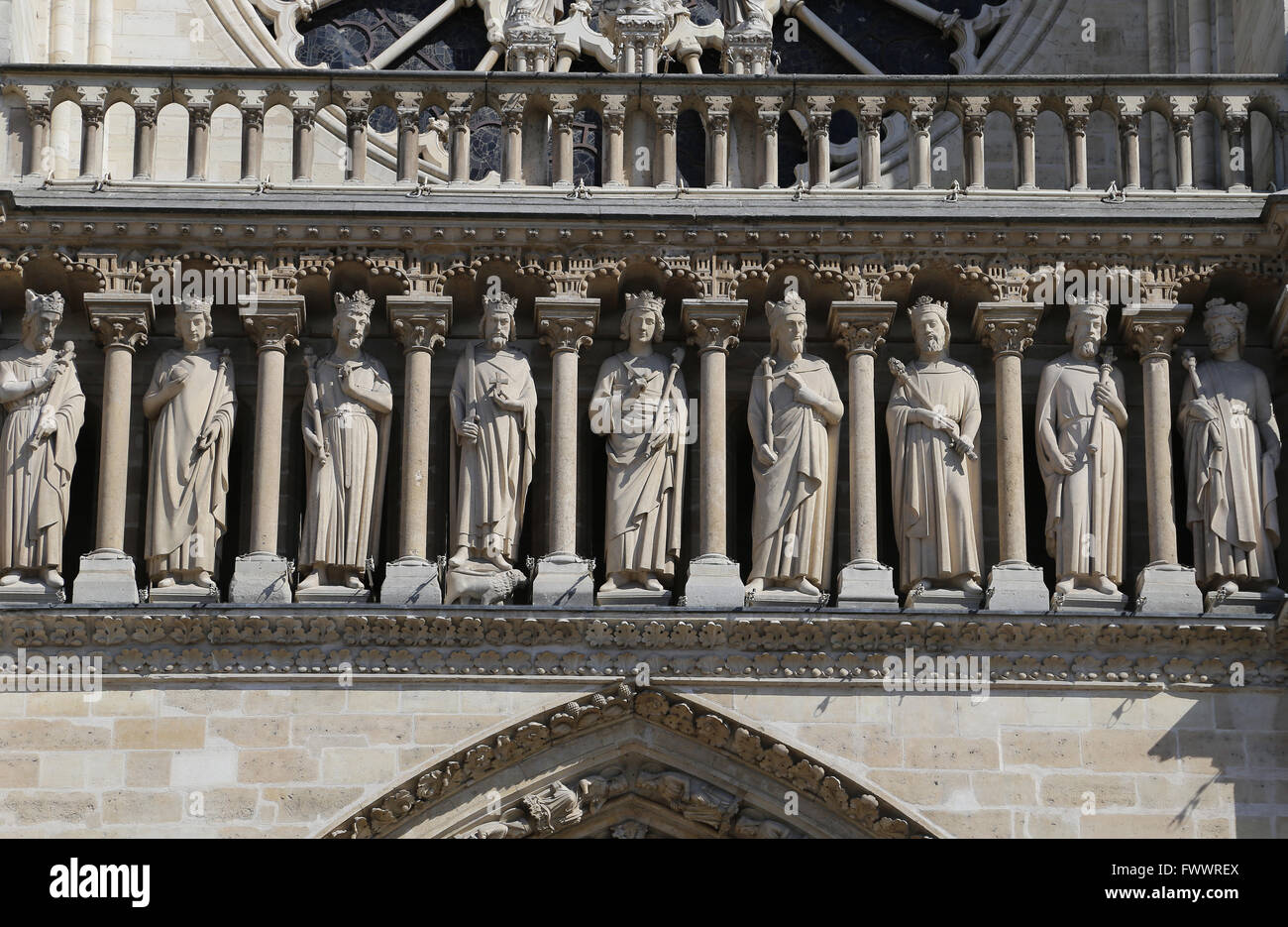 La Francia. Parigi. La facciata occidentale, la cattedrale di Notre Dame. Il XIII secolo. Dettaglio dei re di Giuda e di Israele. Foto Stock