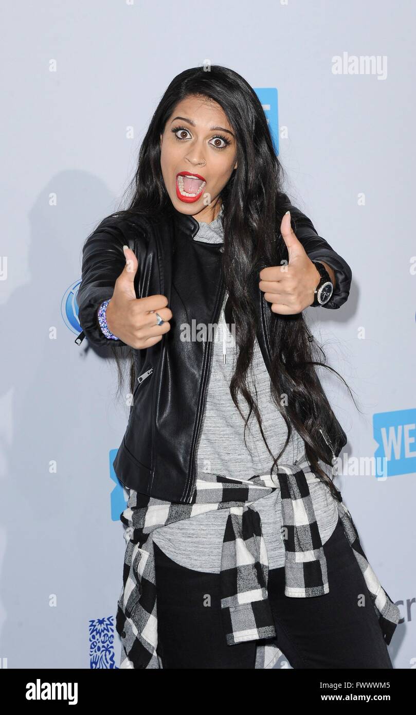 Los Angeles, CA, Stati Uniti d'America. 7 apr, 2016. Lilly Singh di presenze per noi giorno California, il Forum, Los Angeles, CA 7 aprile 2016. Credito: Elizabeth Goodenough/Everett raccolta/Alamy Live News Foto Stock