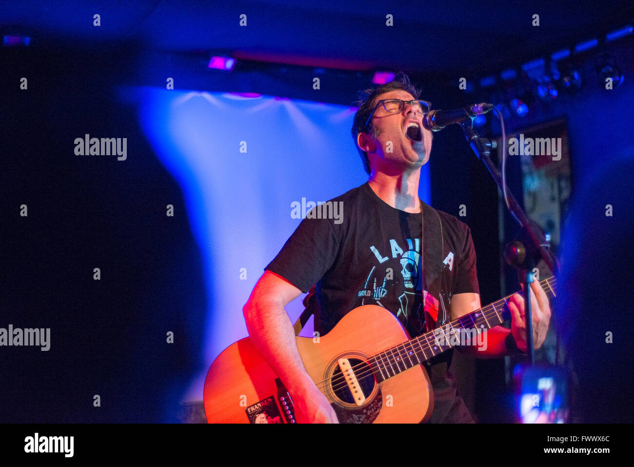 Torino, Italia. 7 Aprile, 2016. Joey Cape punk rock cantante esegue presso lo spazio 211 su 7 aprile 2016 a Torino, Italia Credito: Stefano Guidi/Alamy Live News Foto Stock