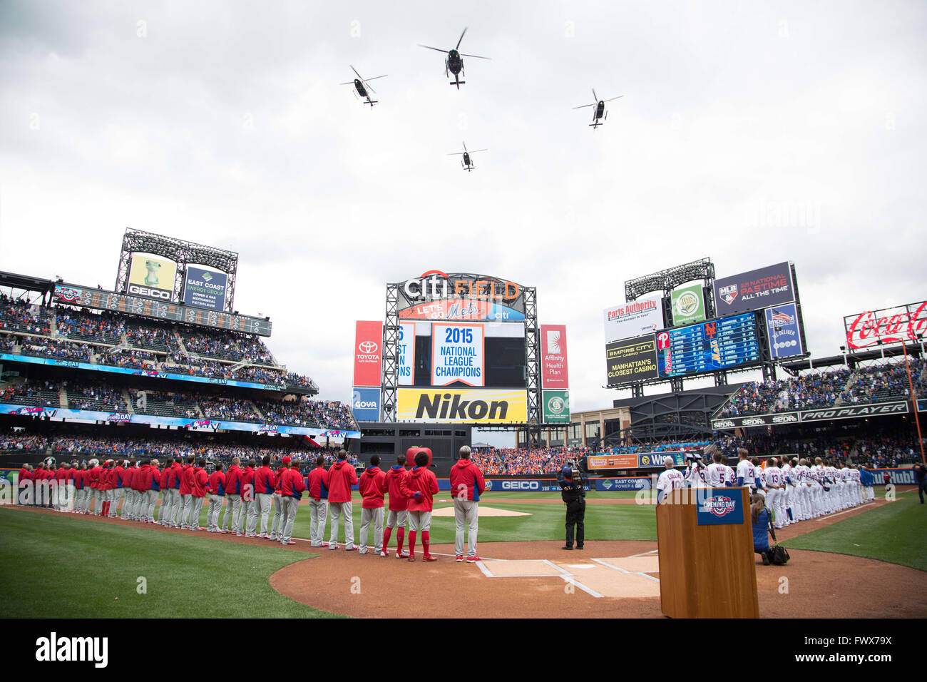 Queens, a New York, Stati Uniti d'America. 8 Aprile, 2016. NY Mets gioco di apertura di credito Citifield: Louise Wateridge/ZUMA filo/Alamy Live News Foto Stock