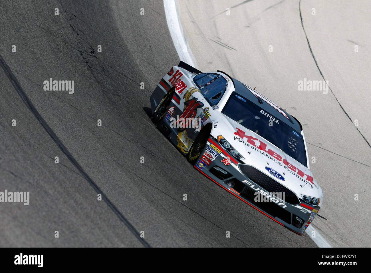 Ft. Vale la pena, TX, Stati Uniti d'America. 7 apr, 2016. Ft. Vale la pena, TX - Apr 07, 2016: Greg Biffle (16) pratiche per l'Anatra Commander 500 al Texas Motor Speedway in Ft. Vale la pena, TX. © csm/Alamy Live News Foto Stock