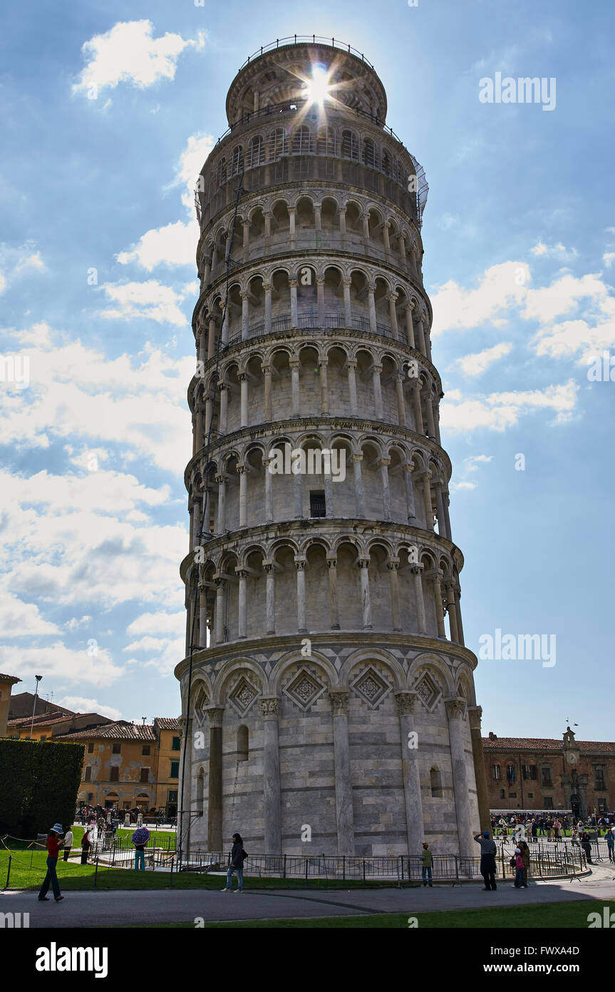 La Torre Pendente di Pisa (Torre pendente di Pisa) s il campanile, o freestanding torre campanaria. Foto Stock