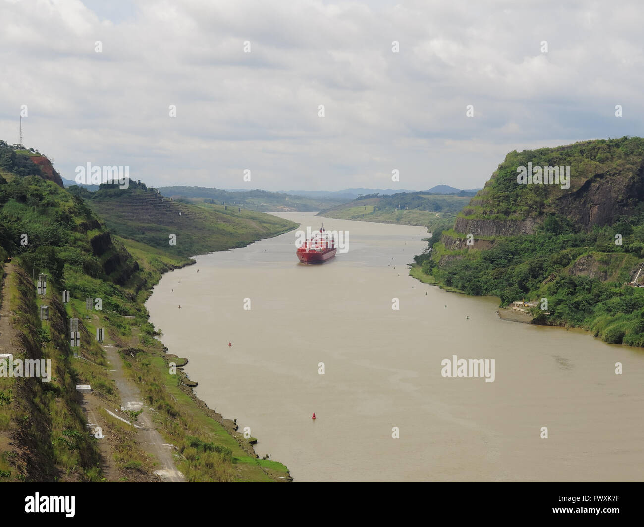 Nave da carico di attraversamento del Canale di Panama Foto Stock