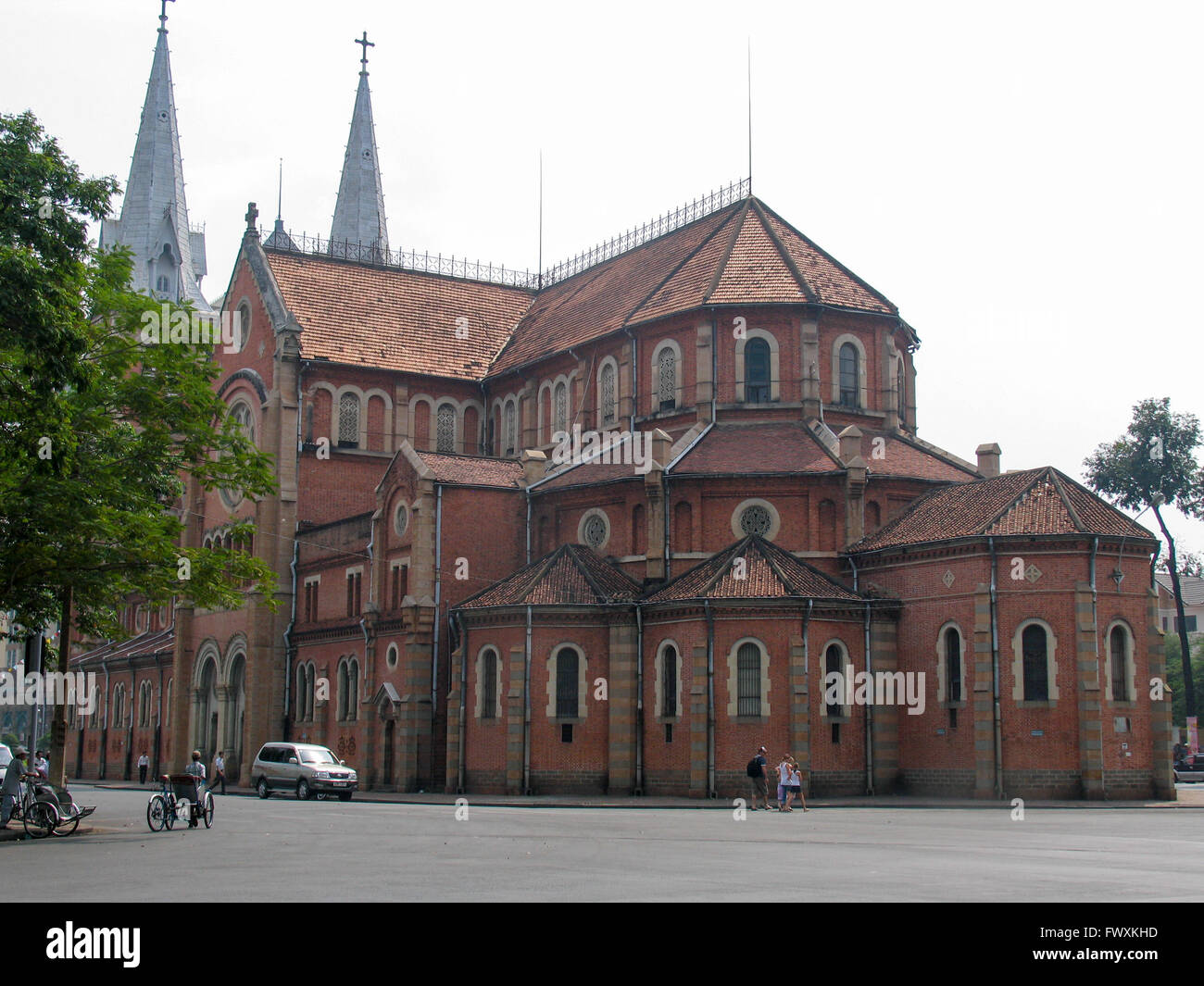 Abside della cattedrale di Notre Dame Basilica di Saigon. Foto Stock