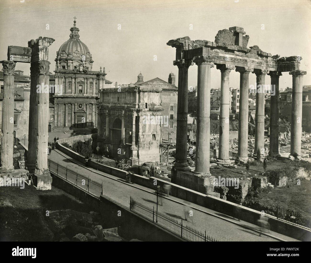 Tempi di Saturno e Vespasiano nel Foro Romano, Roma, Italia Foto Stock