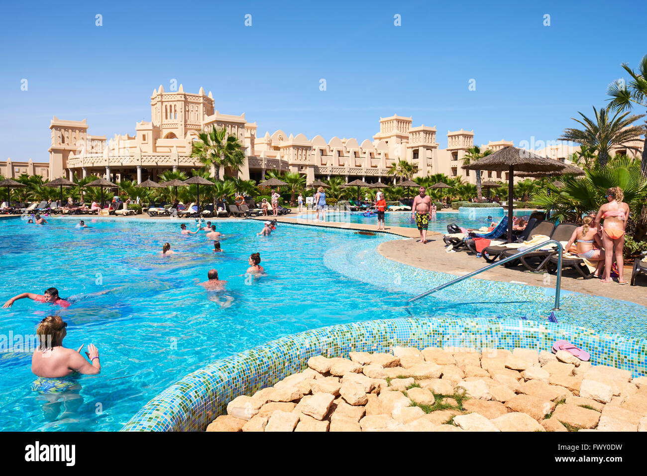 Piscina all'interno del Hotel Riu Touareg Boa Vista Isole di Capo Verde in Africa Foto Stock