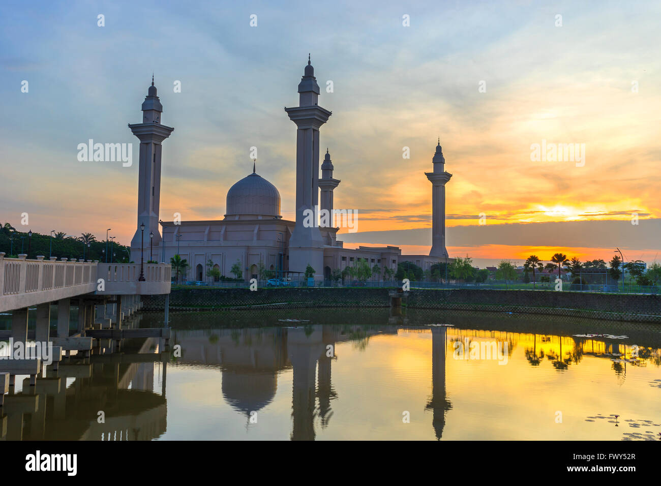 Tengku Ampuan Jemaah moschea ora blu, Bukit Jelutong, Shah Alam Malesia Foto Stock