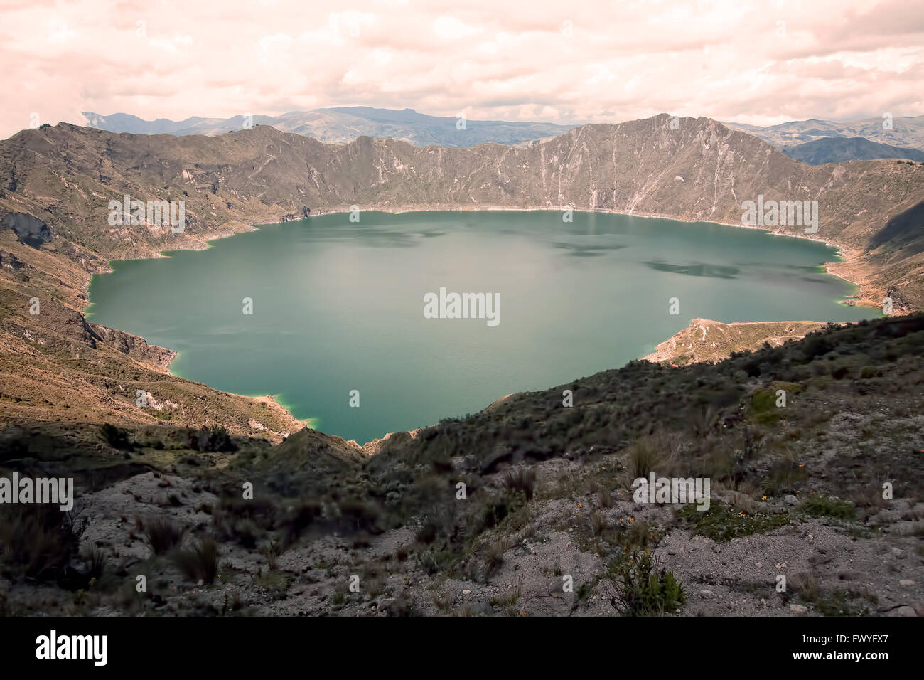 Quilotoa, il cratere del lago nelle montagne delle Ande, Ecuador, Sud America Foto Stock
