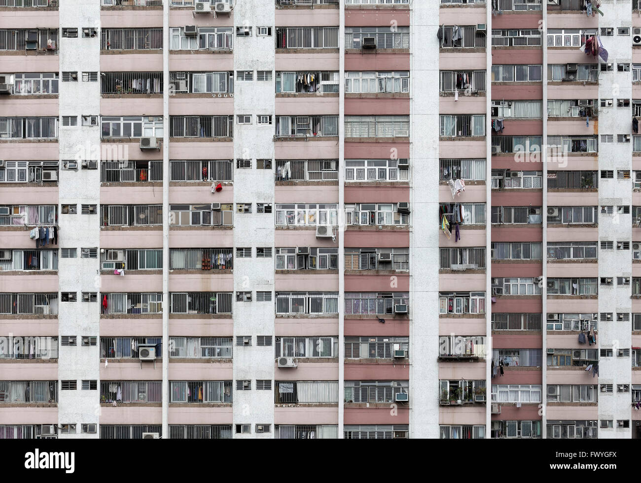 Sky il raschiatore anteriore esterna con condizionatori di aria, Ping Shek station wagon, alloggiamento sviluppo dal 1970, Kwun Tong, distretto di Kowloon Foto Stock