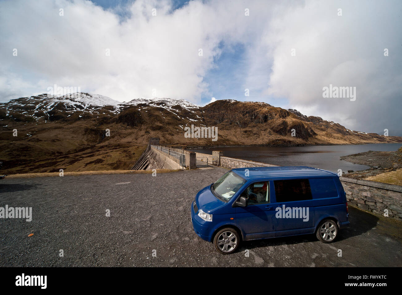 T5, transporter, vanlife, new age, avventura, blu, VW, Gran Bretagna, bus, Scozia, altopiani, Foto Stock