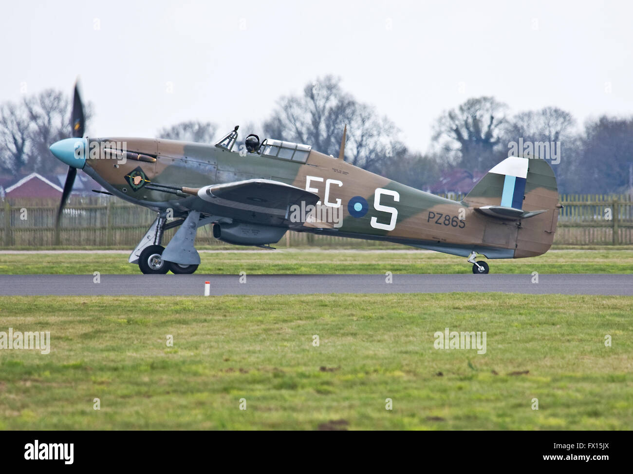 Hawker Hurricane, PZ865 RAF BBMF fighter warbird WWII British classic Coningsby Sud Est Asiatico aviation aeromobile in volo Foto Stock