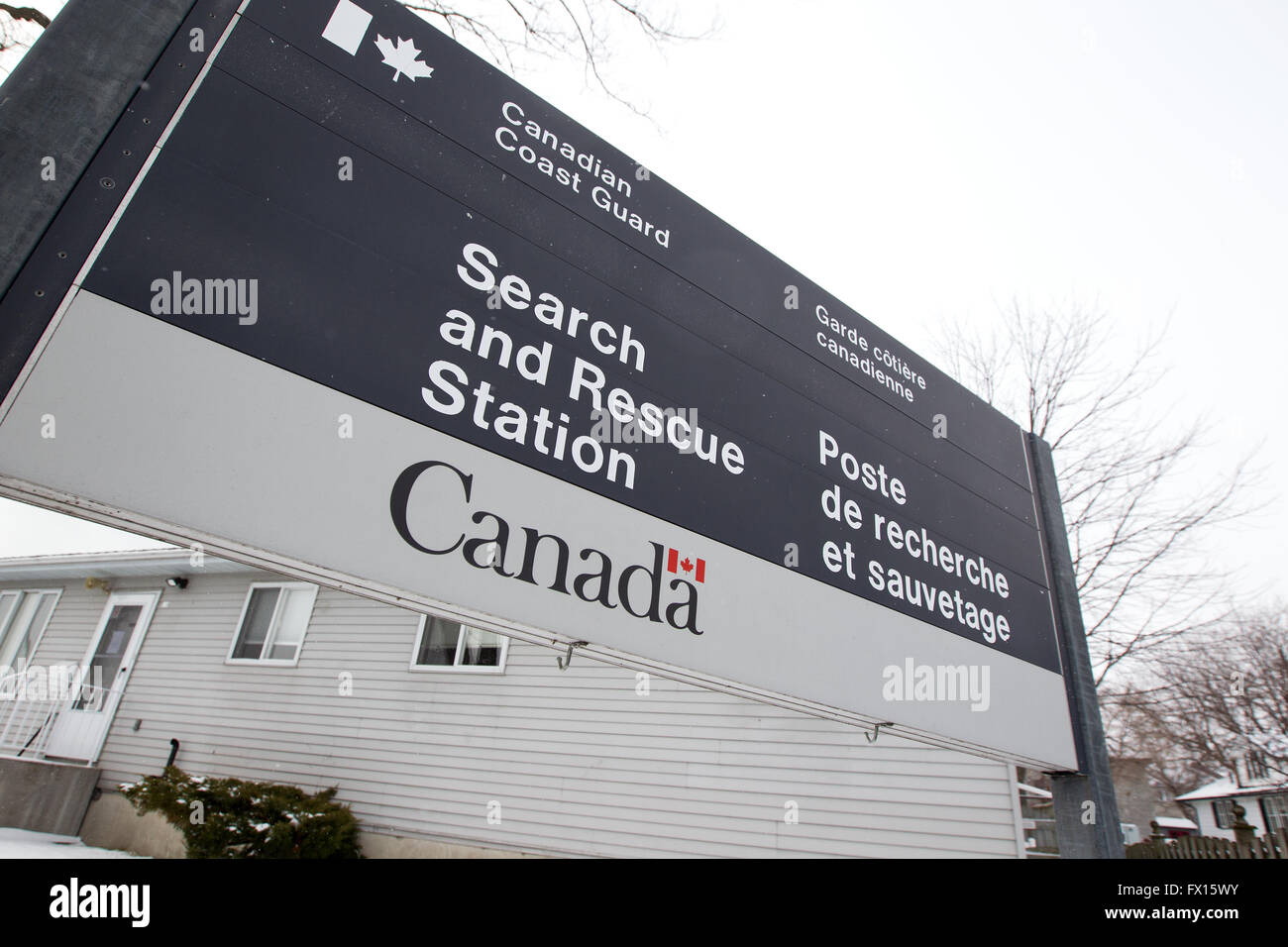 La guardia costiera canadese dalla stazione di Portsmouth Porto Olimpico a Kingston, Ont., mercoledì 10 febbraio, 2016. Foto Stock