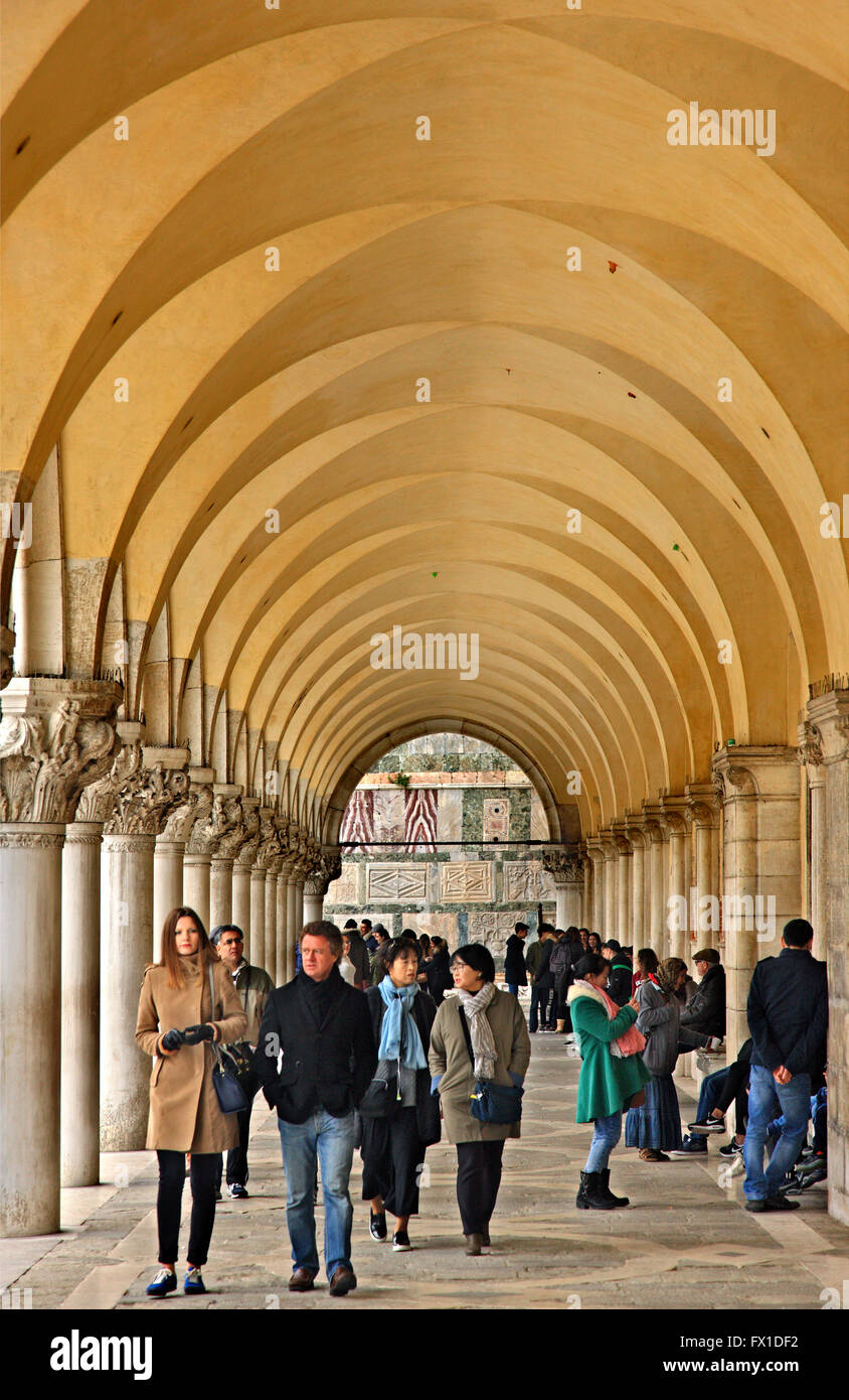 Arcade in Palazzo Ducale, Piazza di San Marco (San Marco) Venezia, Veneto, Italia. Foto Stock