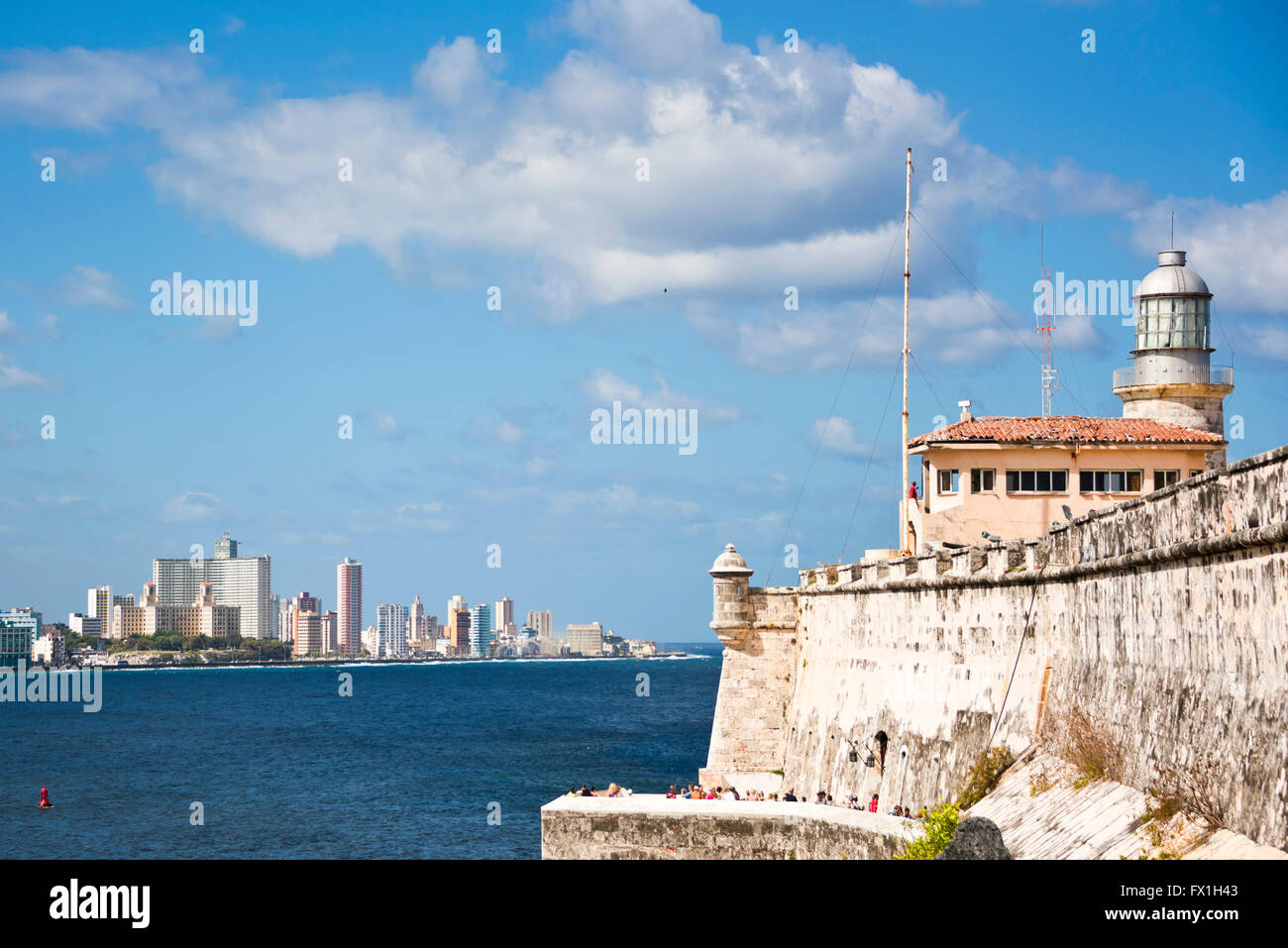 Vista orizzontale di l'Avana del grattacieli dal castello El Morro a l'Avana, Cuba. Foto Stock