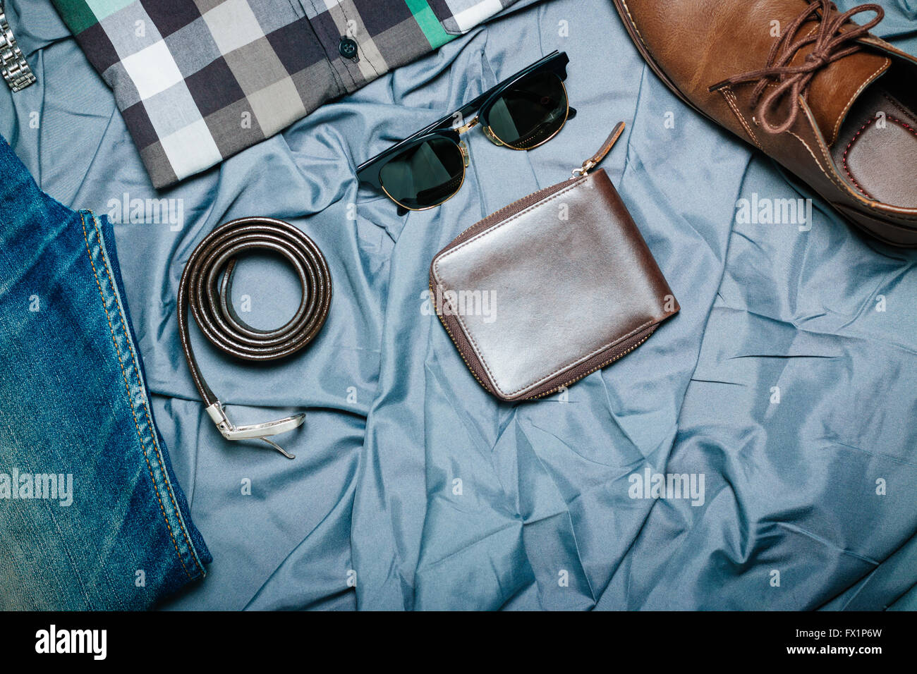 Hipster vintage abiti e accessori di raccolta concetto casual, vista dall'alto, laici piatta Foto Stock