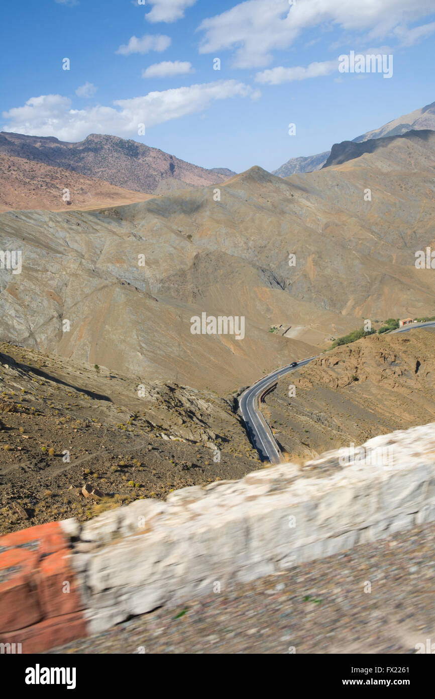 Su strada attraverso l Alto Atlante, Marocco Foto Stock