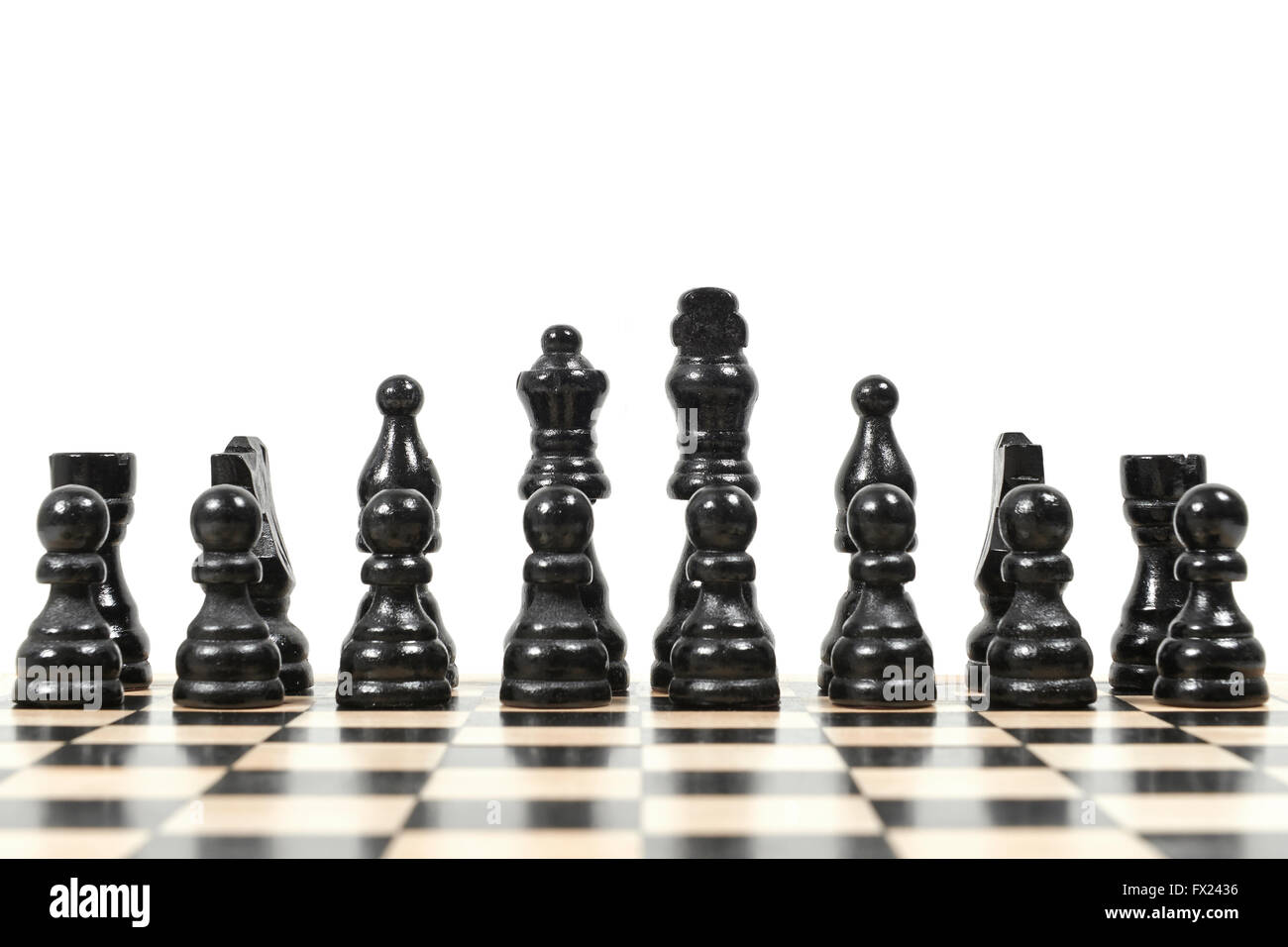 Partita scacchi a personaggi viventi isolato su bianco Foto Stock