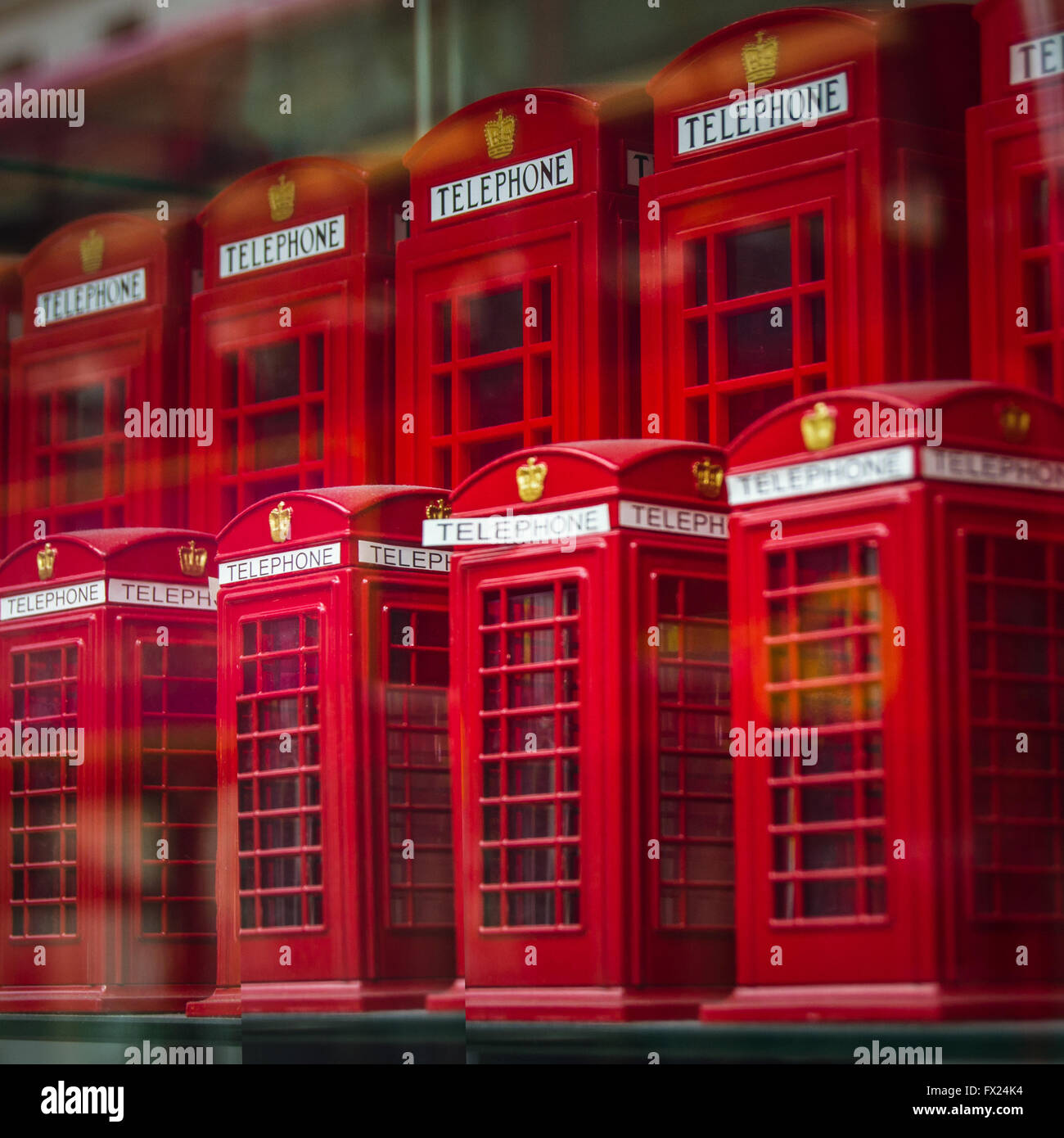 Turismo a Londra Negozio di souvenir del telefono rosso scatole Foto Stock