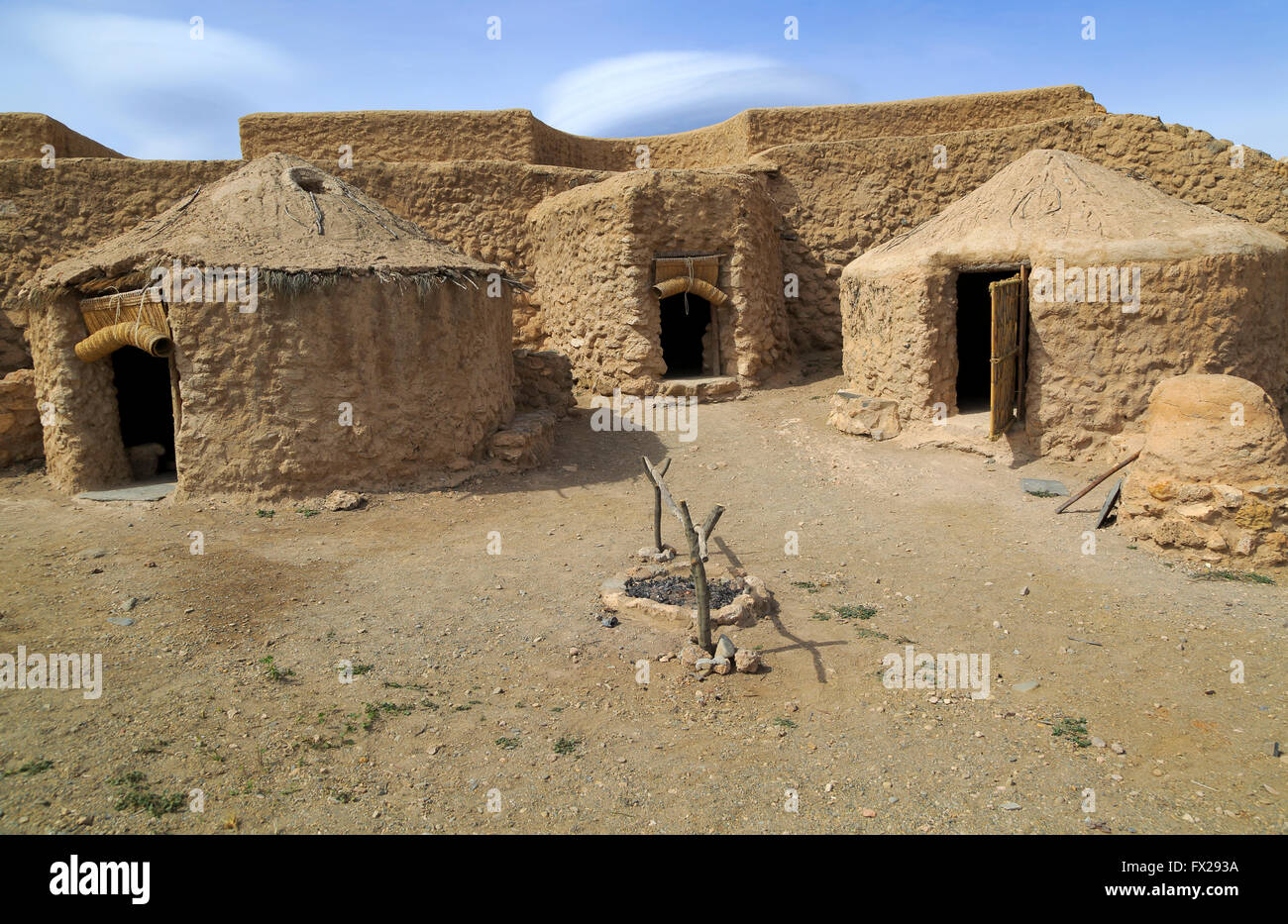 La ricostruzione di edifici, Los Millares preistorico insediamento Calcolitico sito archeologico, Almeria, Spagna Foto Stock