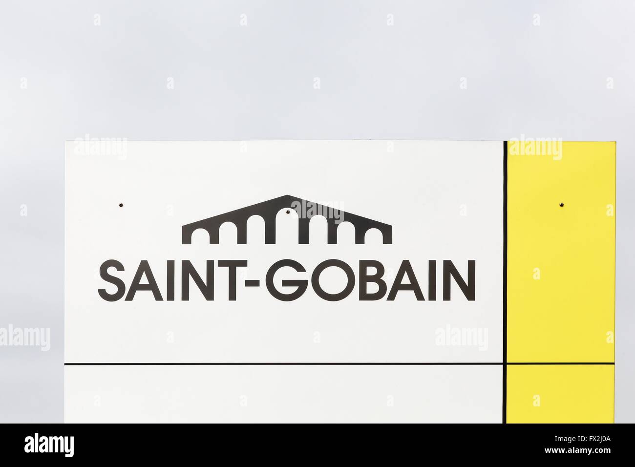 Saint Gobain logo sul pannello Foto Stock