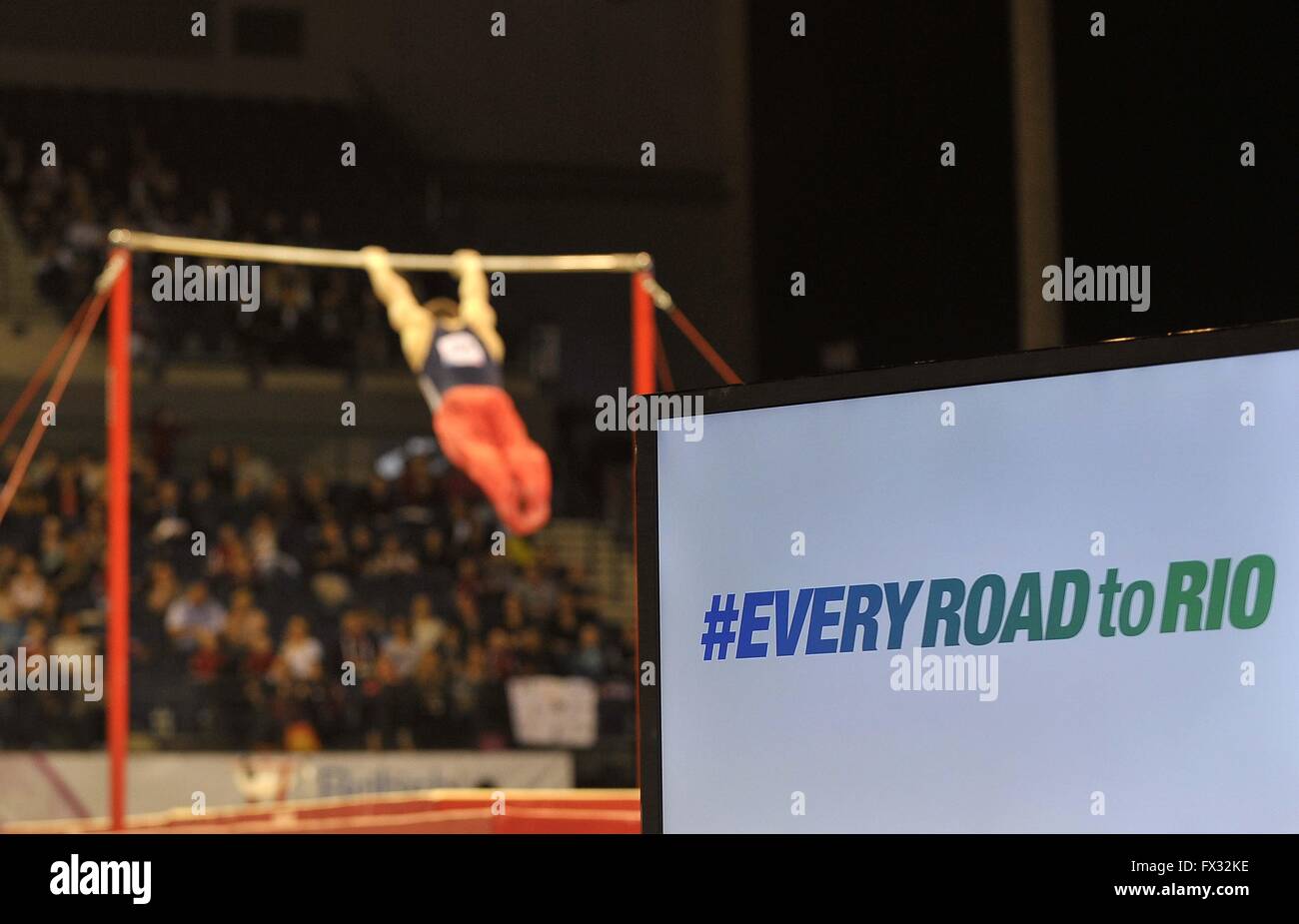 Liverpool, Regno Unito. 10 Aprile, 2016. #Everyroadtorio e la barra alta. British ginnastica Championships 2016. Echo Arena. Liverpool. Regno Unito. 10/04/2016. Credito: Sport In immagini/Alamy Live News Foto Stock