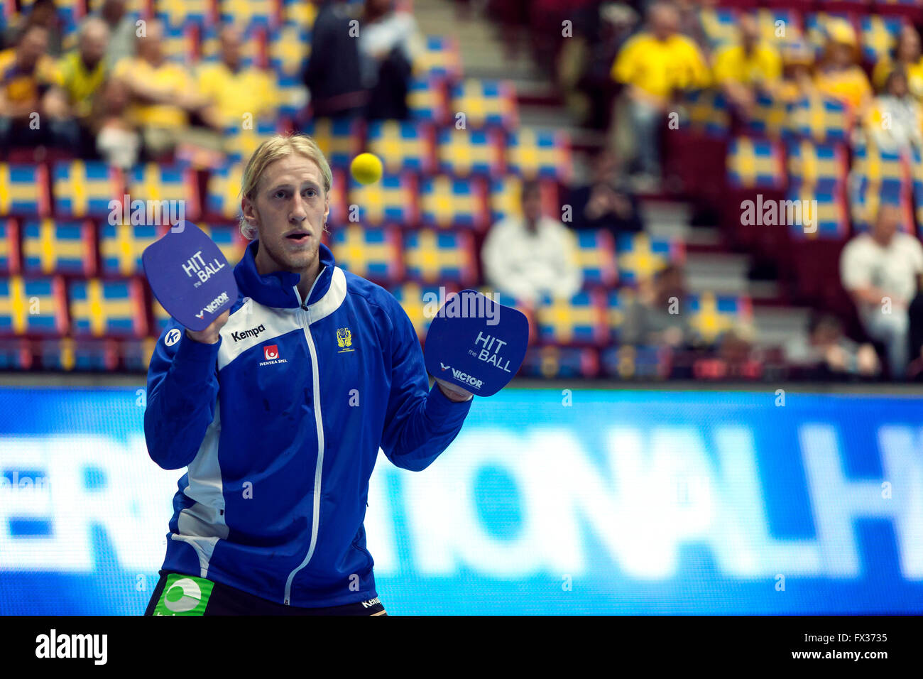 Malmö, Svezia, Aprile 10th, 2016. Portiere svedese, Mikael Appelgren, prepara il suo reazioni prima della partita contro la Spagna durante la IHF 2016 uomini qualificazione olimpica nel torneo di Malmö Arena. Credito: OJPHOTOS/Alamy Live News Foto Stock