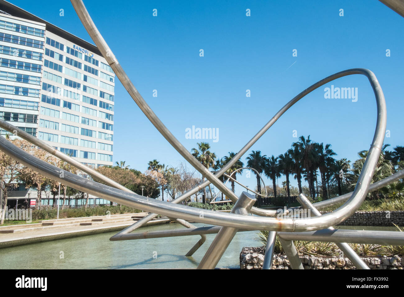 Strutture tubolari in Parc,Parco Diagonal Mar, Barcelona, Spagna Foto Stock