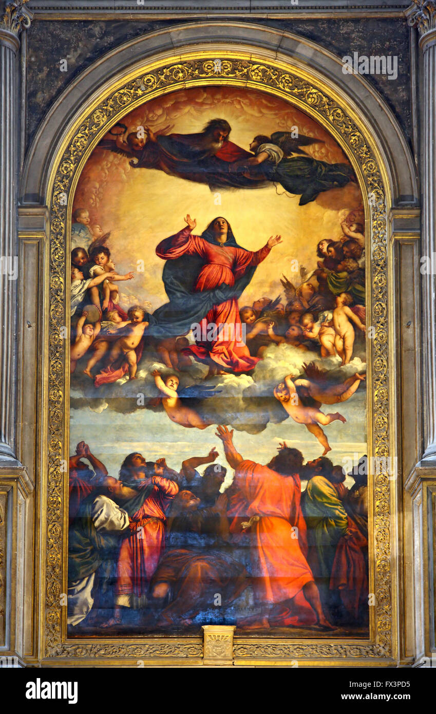 La "Madonna Assunta" di Tiziano (Tiziano) nella chiesa di Santa Maria Gloriosa dei Frari ("I Frari'), il sestiere di San Polo, Venezia, Italia Foto Stock