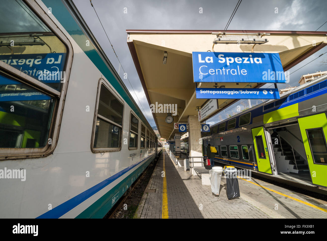 Stazione ferroviaria di La Spezia, le Cinque Terre, Italia, UE, Europa Foto  stock - Alamy