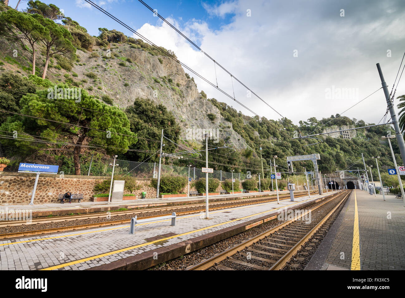 Stazione ferroviaria a Monterosso al Mare, Cinque Terre, Italia, Europa Foto Stock