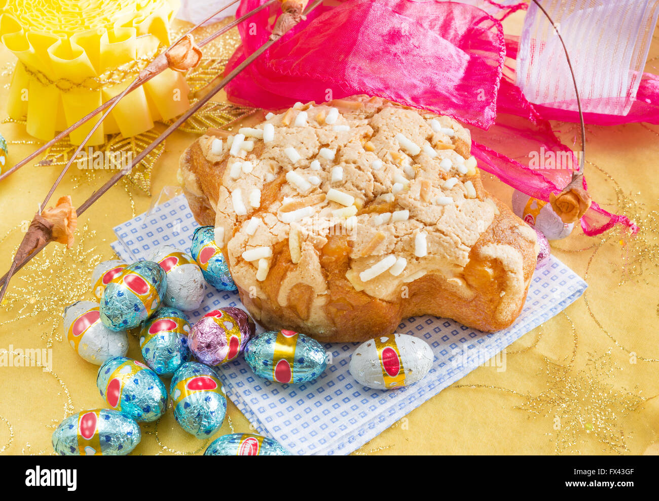 Torta di Pasqua chiamato colomba Foto Stock
