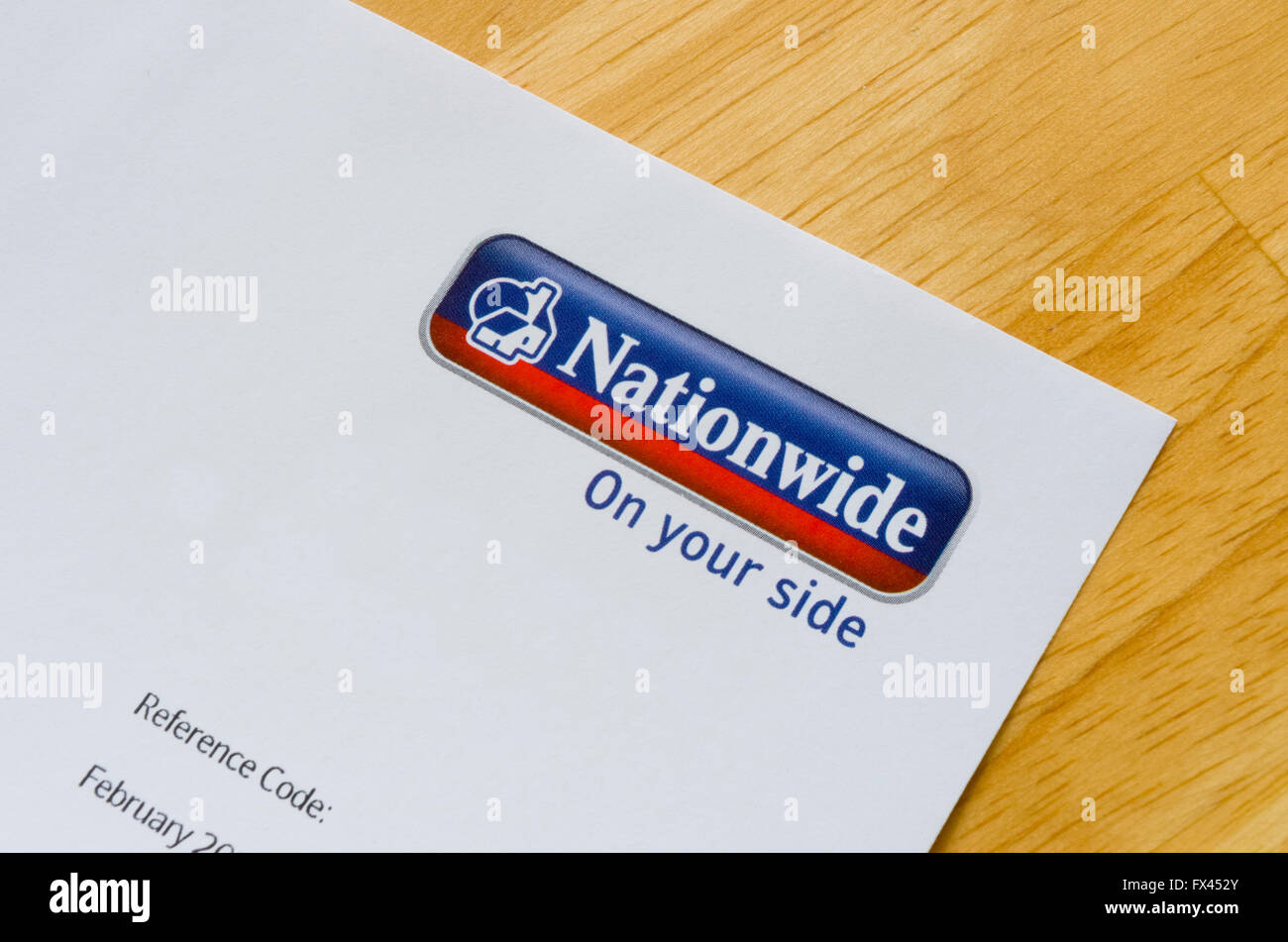 Nationwide Building Society Carta intestata su uno sfondo di legno, REGNO UNITO Foto Stock