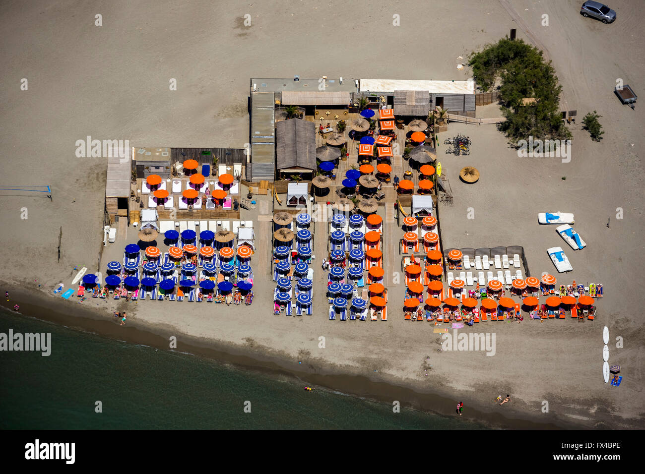 Vista aerea, balneazione, beach cafe, Camargue, Saintes-Maries-de-la-Mer, Francia, Provence-Alpes-Côte d'Azur, Camargue, Francia, Foto Stock