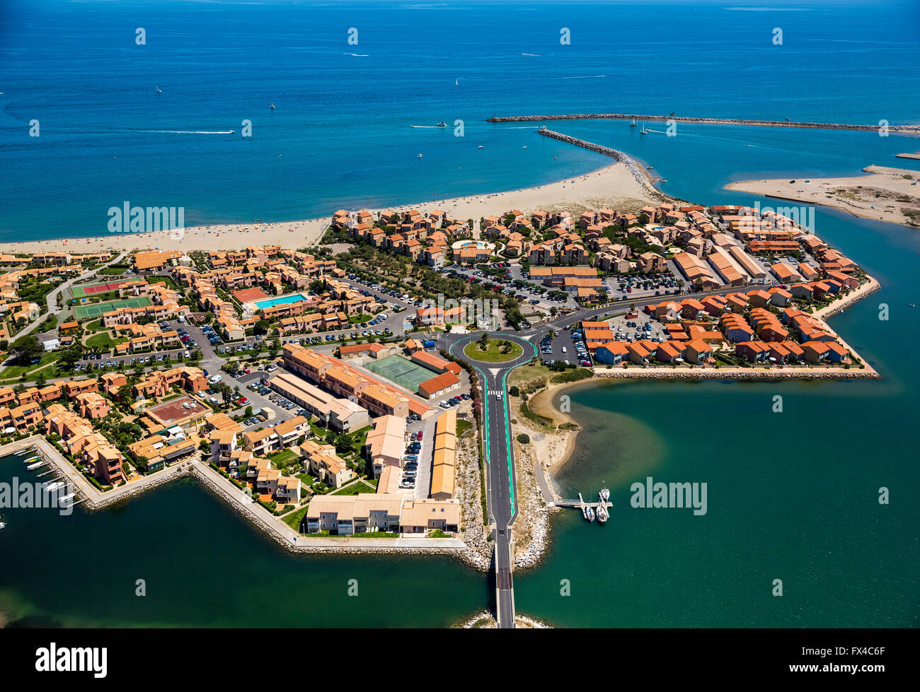 Vista aerea, Port Leucate, parchi di vacanze, località turistica, resorts, Leucate, France, Languedoc-Roussillon, Francia, Mediterranea Foto Stock