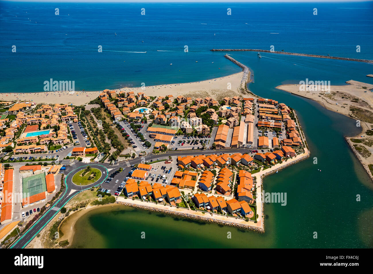Vista aerea, Port Leucate, parchi di vacanze, località turistica, resorts, Leucate, France, Languedoc-Roussillon, Francia, Mediterranea Foto Stock