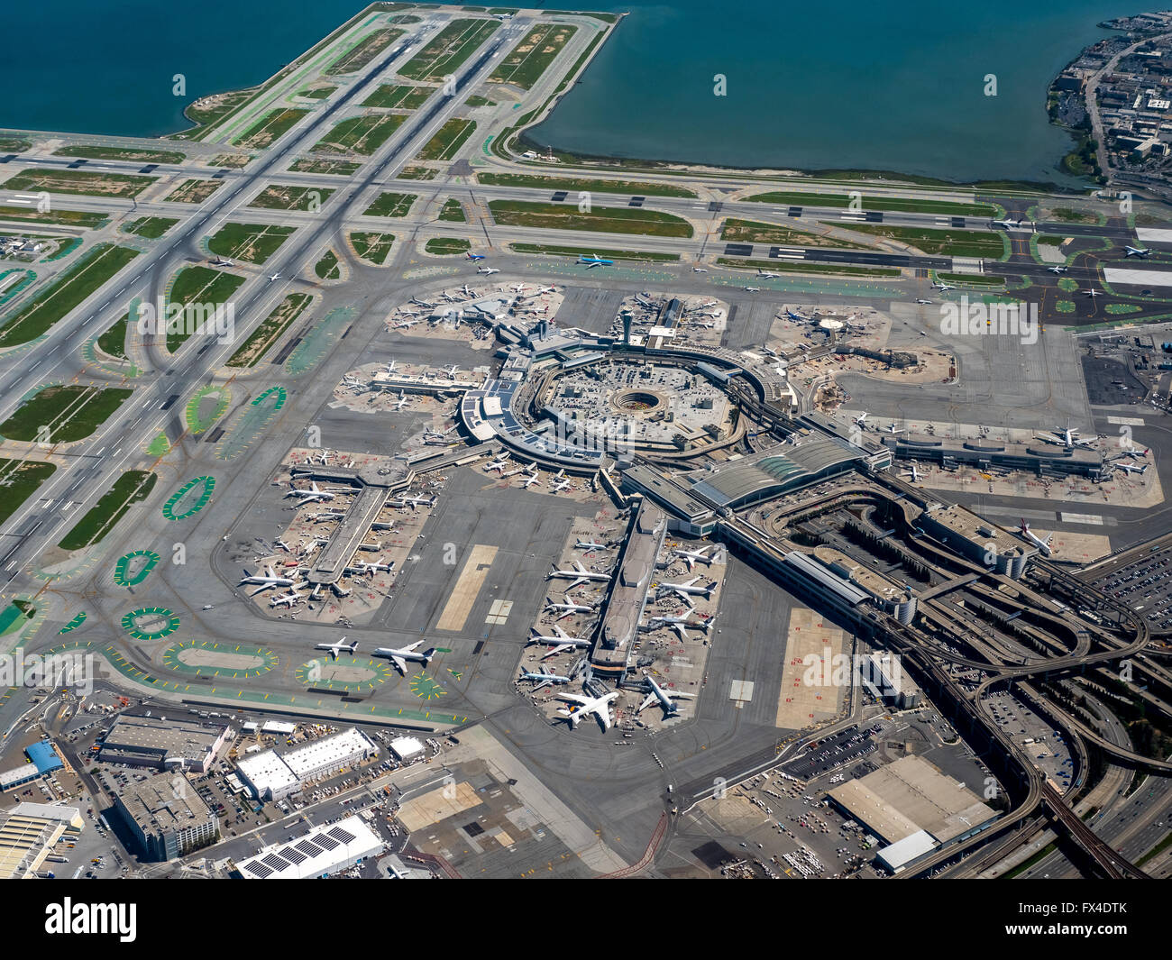 Antenna, l'Aeroporto Internazionale di San Francisco, OFS, piste, piste di rullaggio di aeroporti, gestione dito, aeromobili Turismo partono arrivi Foto Stock