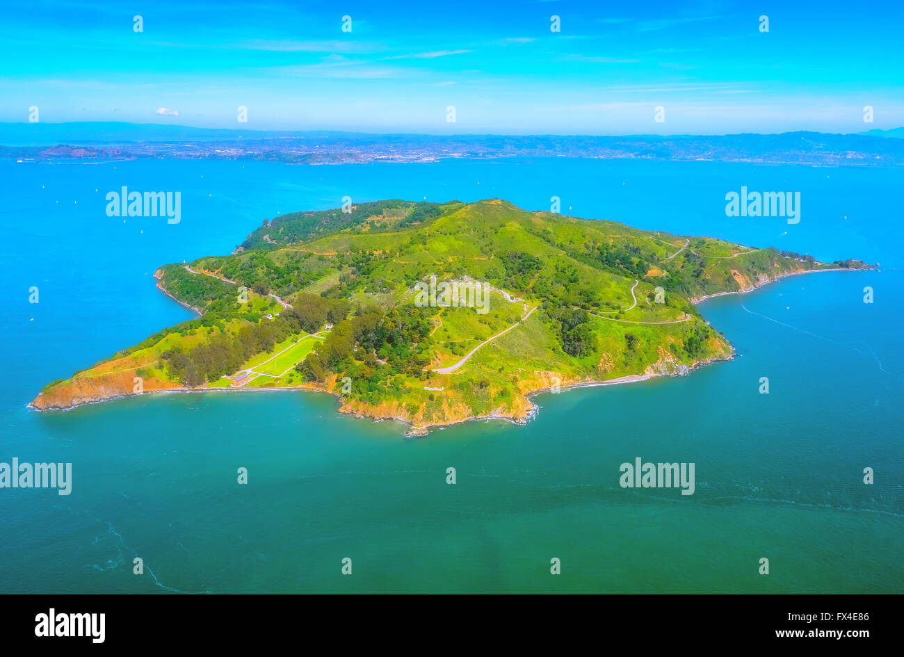 Vista aerea, pesca Islanda, Ayala Cove, auto-free isola nella parte anteriore del Belvedere Tiburon, Area della Baia di San Francisco, Stati Uniti Foto Stock