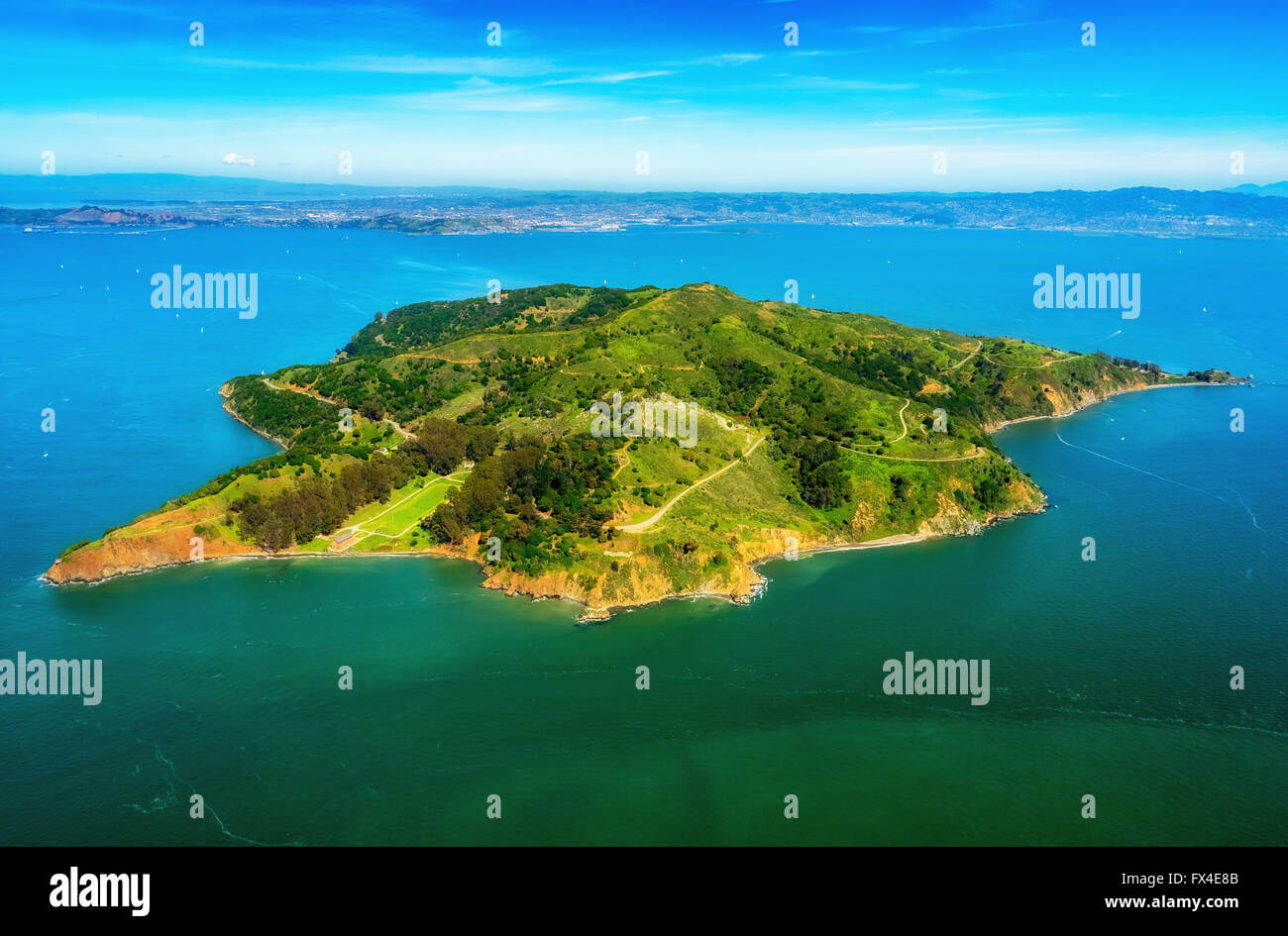 Vista aerea, pesca Islanda, Ayala Cove, auto-free isola nella parte anteriore del Belvedere Tiburon, Area della Baia di San Francisco, Stati Uniti Foto Stock