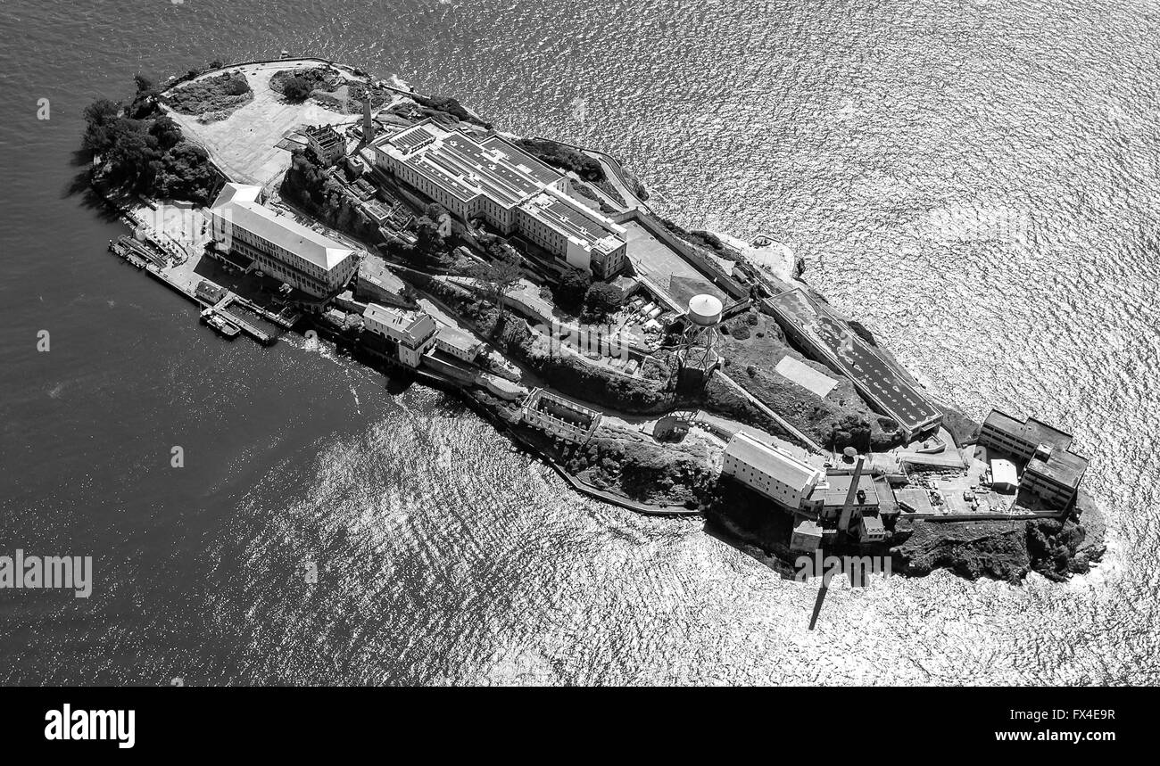 Vista aerea, Alcatraz Alcatraz Islanda con il faro in controluce, San Francisco, San Francisco Bay Area, Stati Uniti Foto Stock