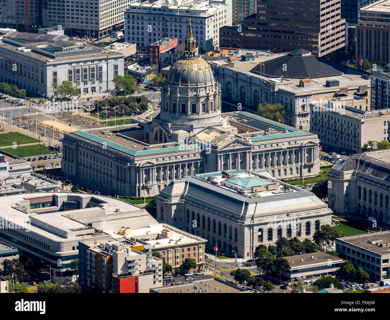 Vista aerea, City Hall, City Hall, Civic Center Plaza, veterani edificio, War Memorial Opera House di San Francisco San Francisco Foto Stock