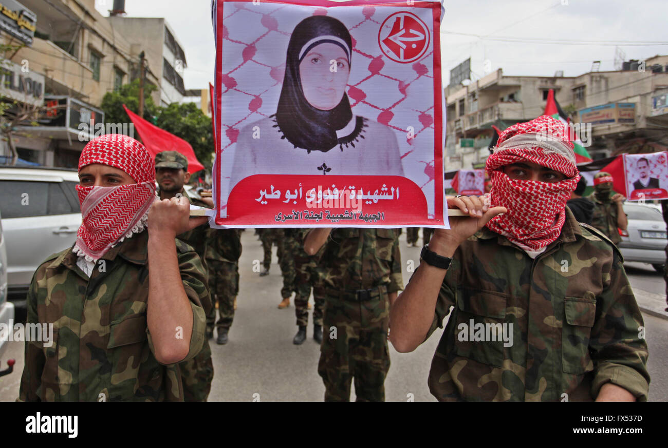 La città di Gaza, Striscia di Gaza, Territori palestinesi. Xii Apr, 2016. I sostenitori del La città di Gaza, Striscia di Gaza, Territori palestinesi. Xii Apr, 2016. I sostenitori del
