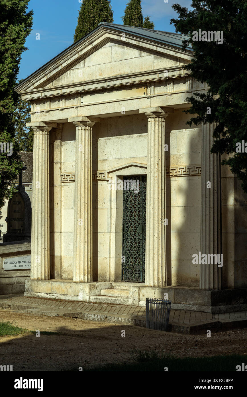 Mausoleo nel cimitero del Carmen in Valladolid, Castilla y Leon, Spagna Foto Stock