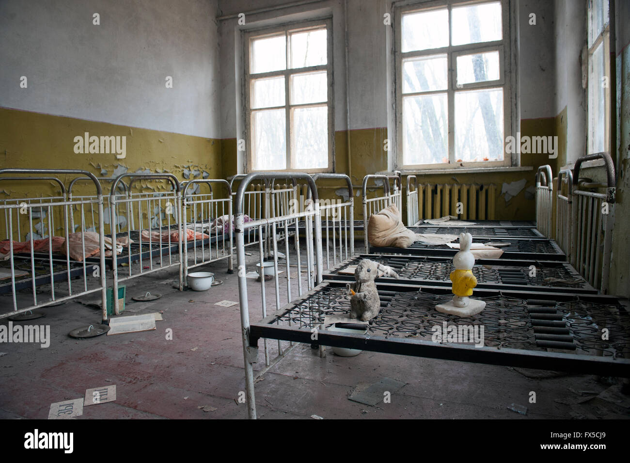 Asilo nido/vivaio abbandonato la città di pripjat, Ucraina. Pripjat fu abbandonata in seguito al disastro nucleare di Chernobyl. Foto Stock