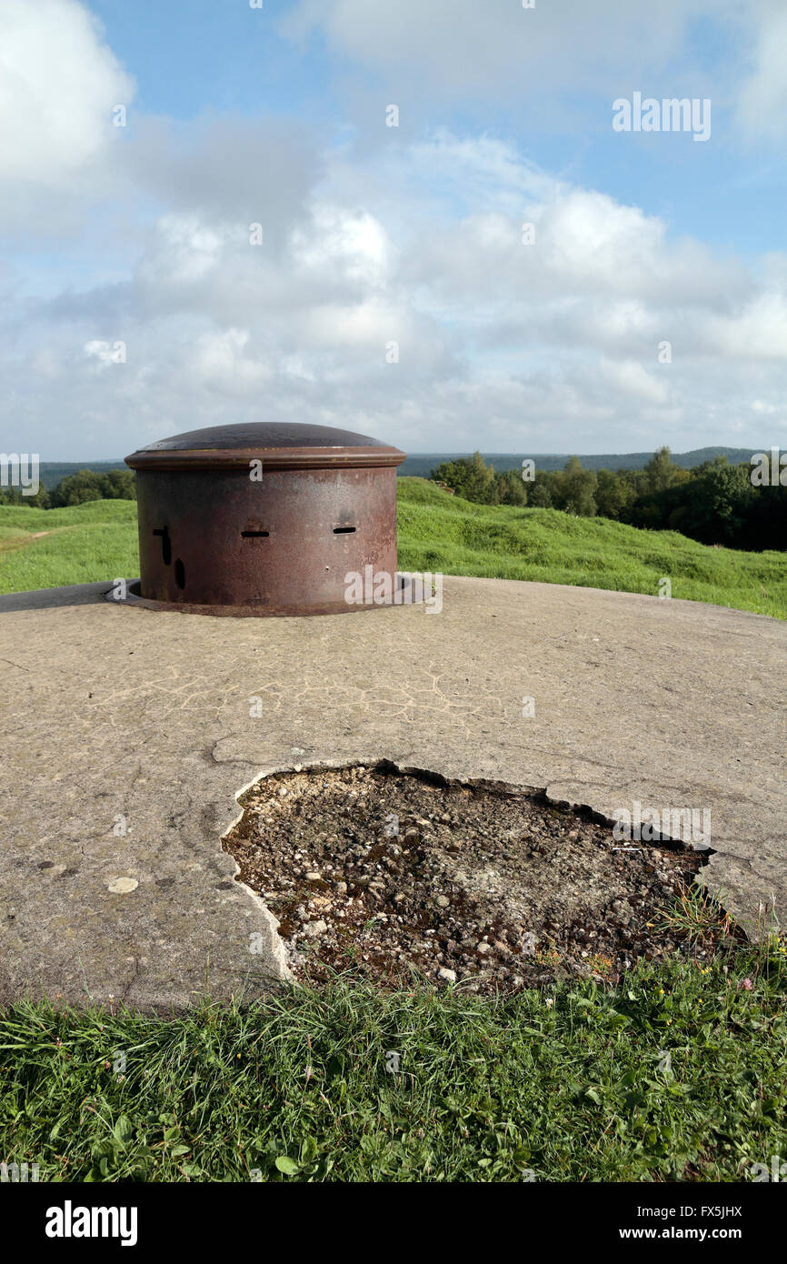 Un aumento della torretta di osservazione sulla Fort Douaumont, vicino a Verdun, Francia. Foto Stock